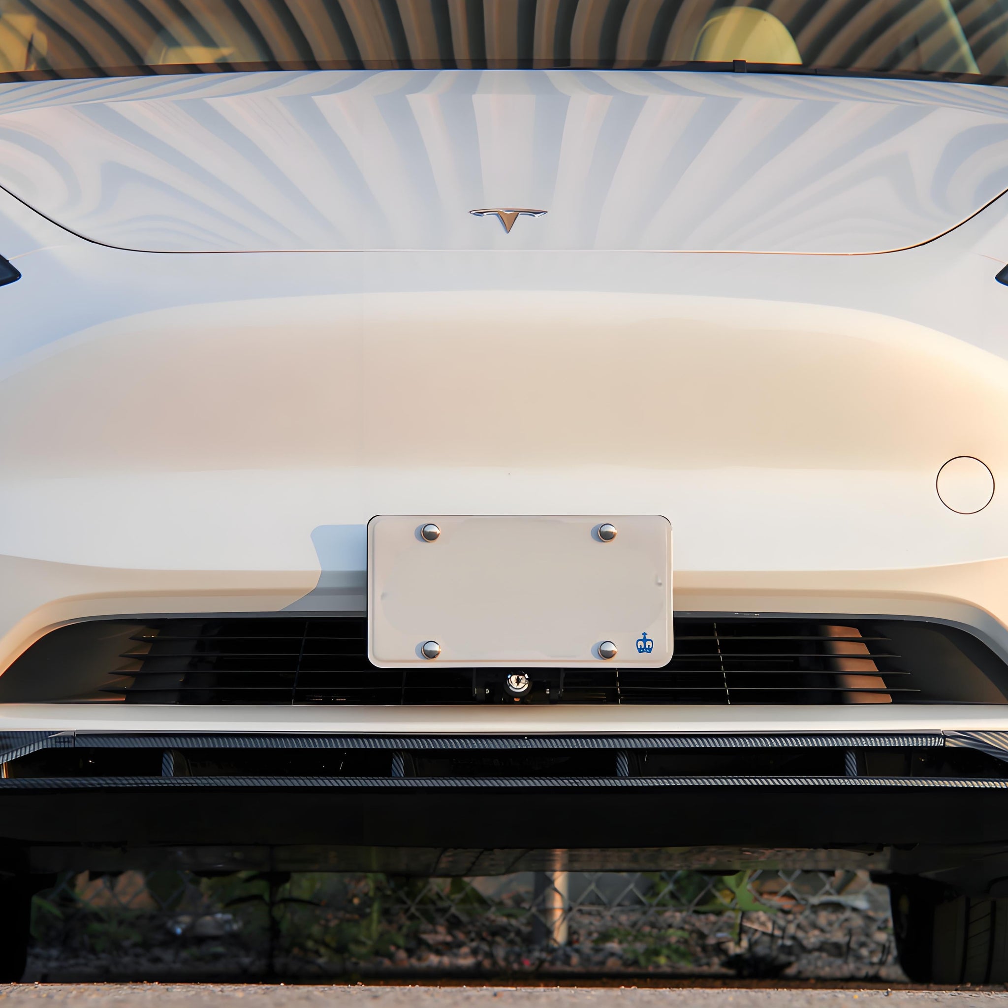 Attaching Your License Plate Perfectly: A Guide to Putting a Front Plate on a Tesla Model Y - Tesery Official Store