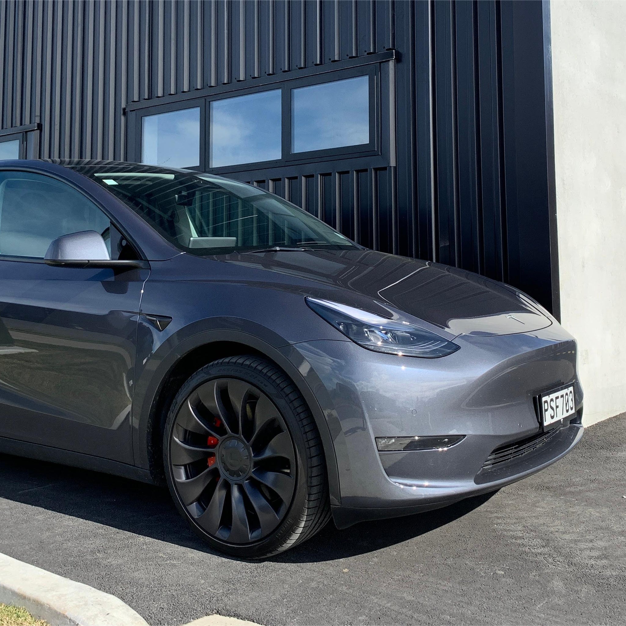 Securing Your Ride: A Comprehensive Guide to Locking Your Tesla Model Y - Tesery Official Store
