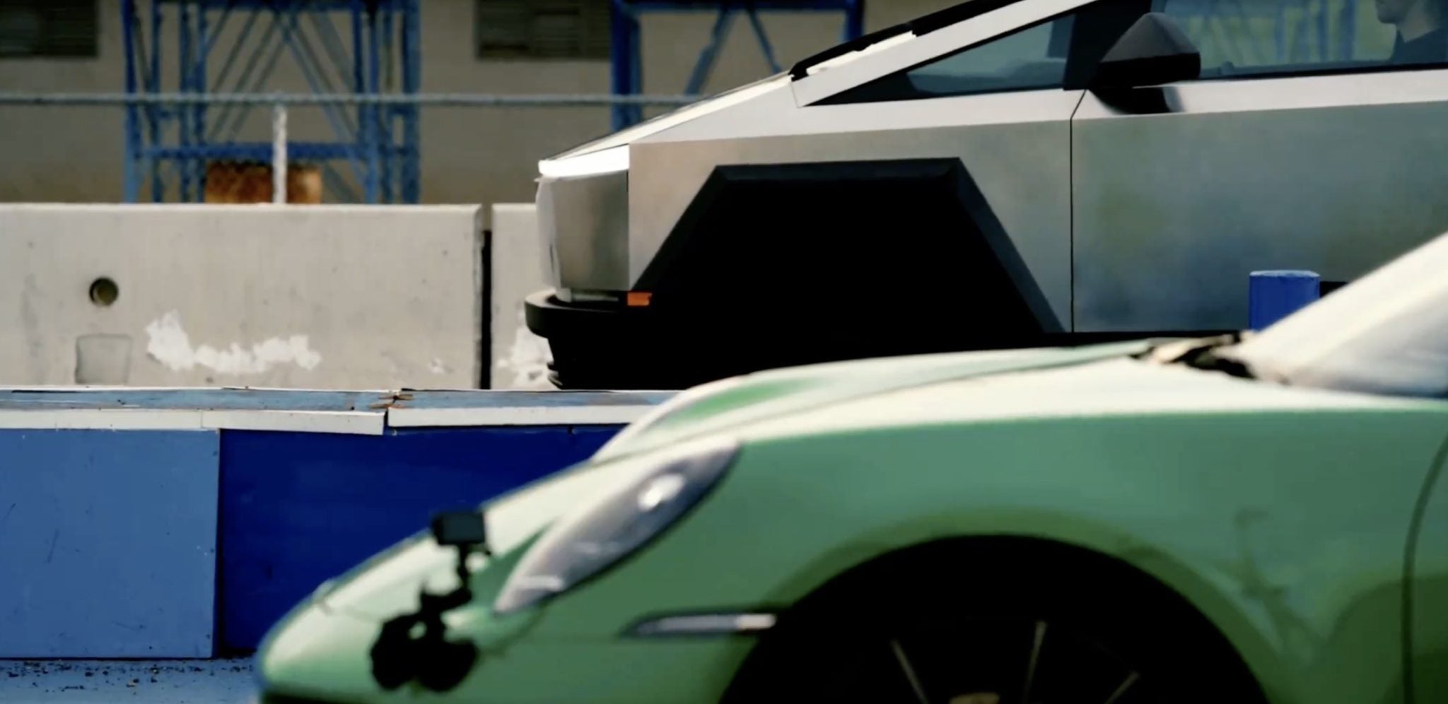 Tesla Cybertruck Triumphs in MotorTrend's Porsche 911 Drag Race Challenge - Tesery Official Store