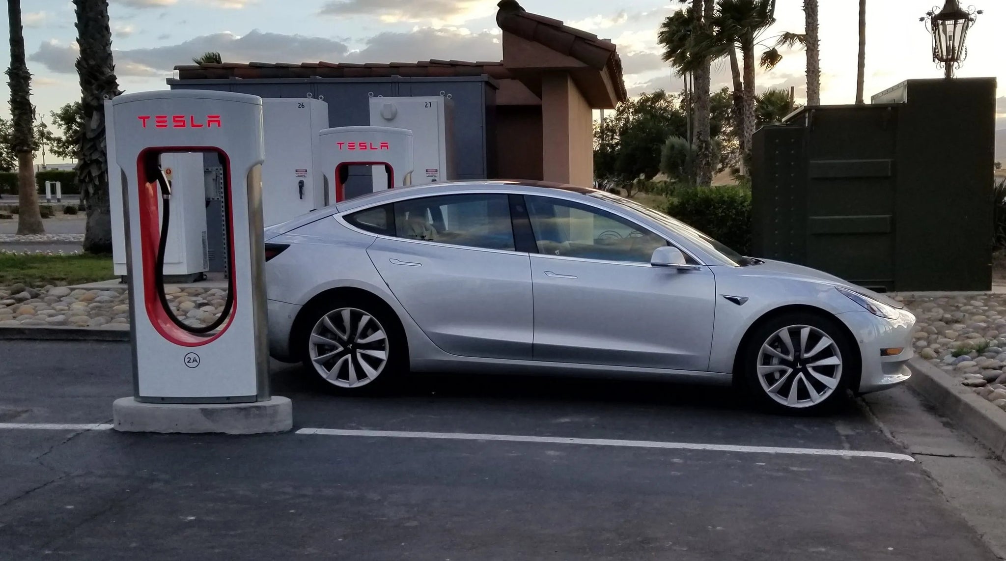 Tesla Driving Tips: Extended Charging, Range Maximization, and Trip Planning - Tesery Official Store